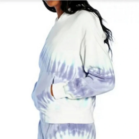 Wildfox Light Blue Periwinkle Tie Dye Ombre Hoodie size Medium - Picture 2 of 5